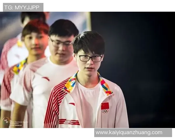 南京足球队在亚运会上的灵活性表现引发热议展现出强大竞争力与团队协作精神 南京足球队在亚运会上的灵活性表现引发热议展现出强大竞争力与团队协作精神